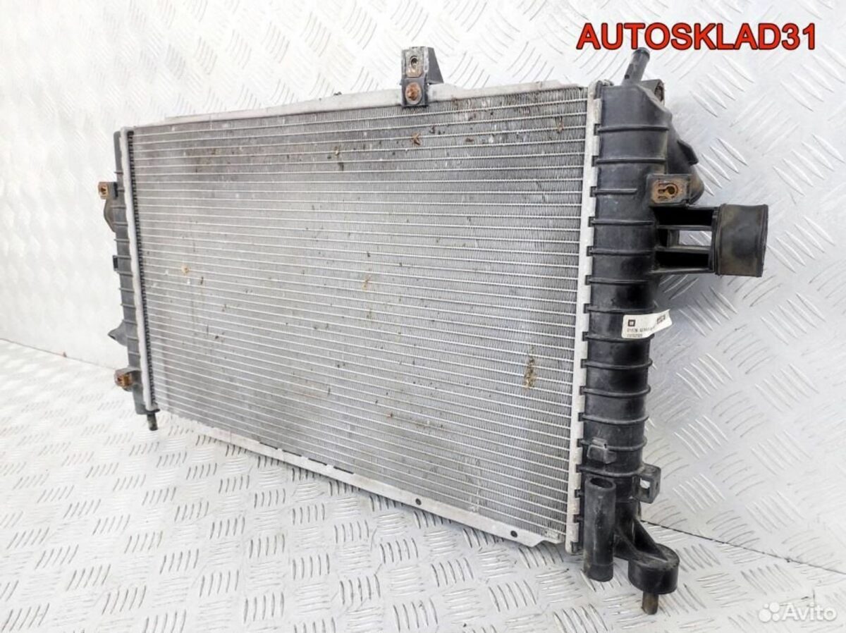 Радиатор основной Opel Astra H Z19DTH 13152320 - АвтоСклад31.рф - авторазборка контрактные б/у запчасти в г. Белгород