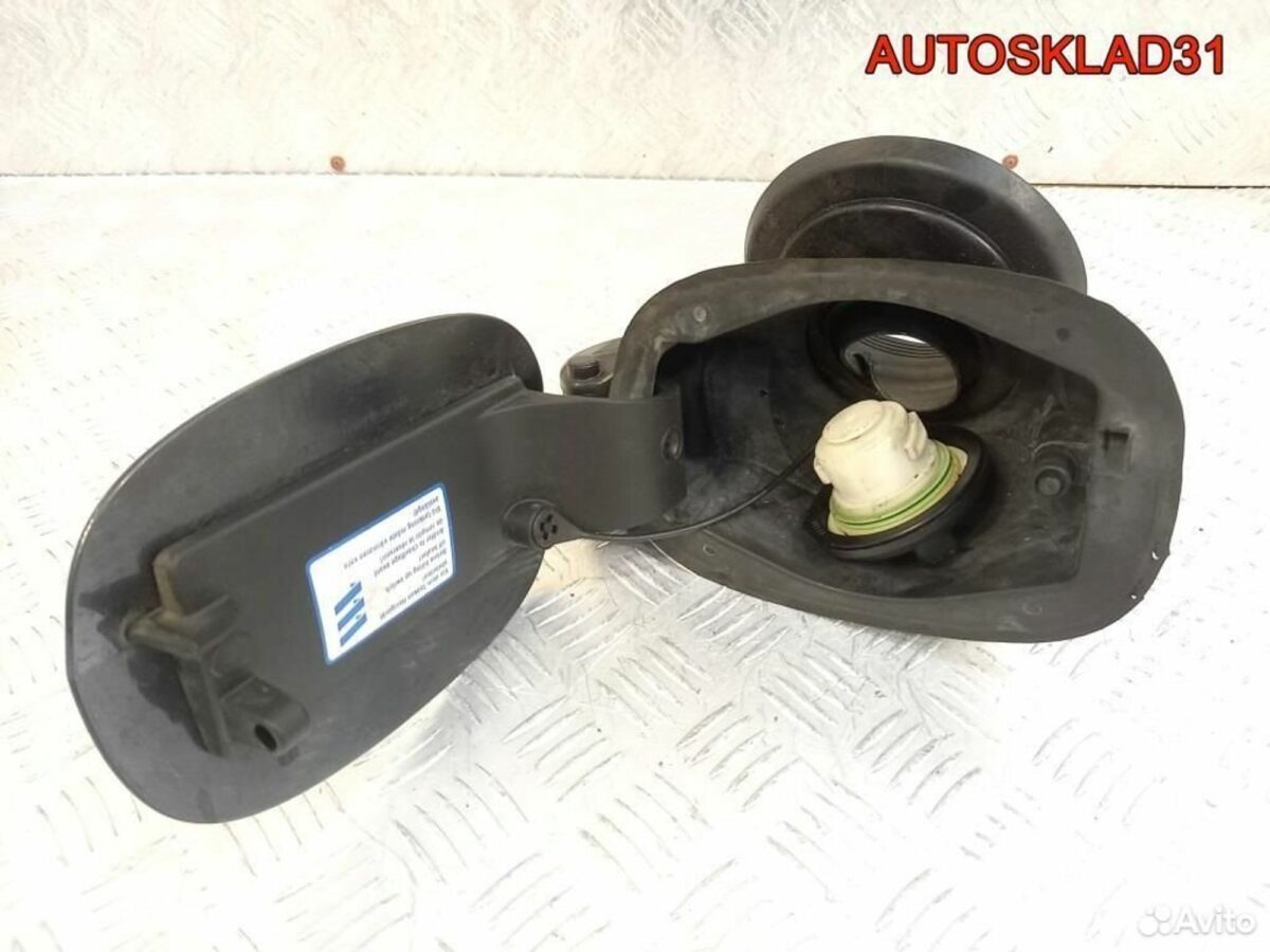 Лючок бензобака Ford Galaxy 1377501 - АвтоСклад31.рф - авторазборка контрактные б/у запчасти в г. Белгород