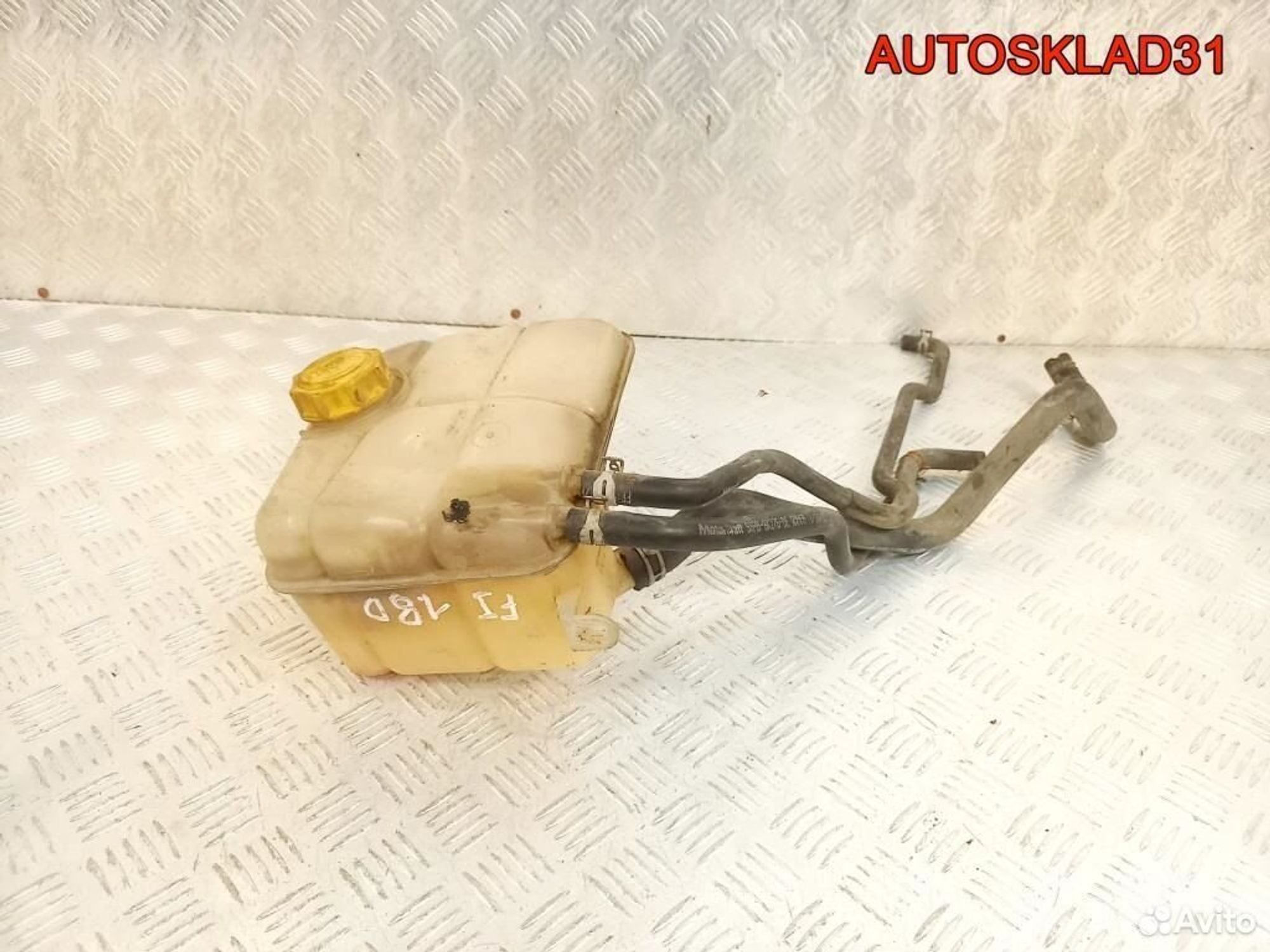 Бачок расширительный Ford Focus 1 98AB8K218AK - АвтоСклад31.рф - авторазборка контрактные б/у запчасти в г. Белгород Бачок расширительный Ford Focus 1 98AB8K218AK - АвтоСклад31.рф - авторазборка контрактные б/у запчасти в г. Белгород