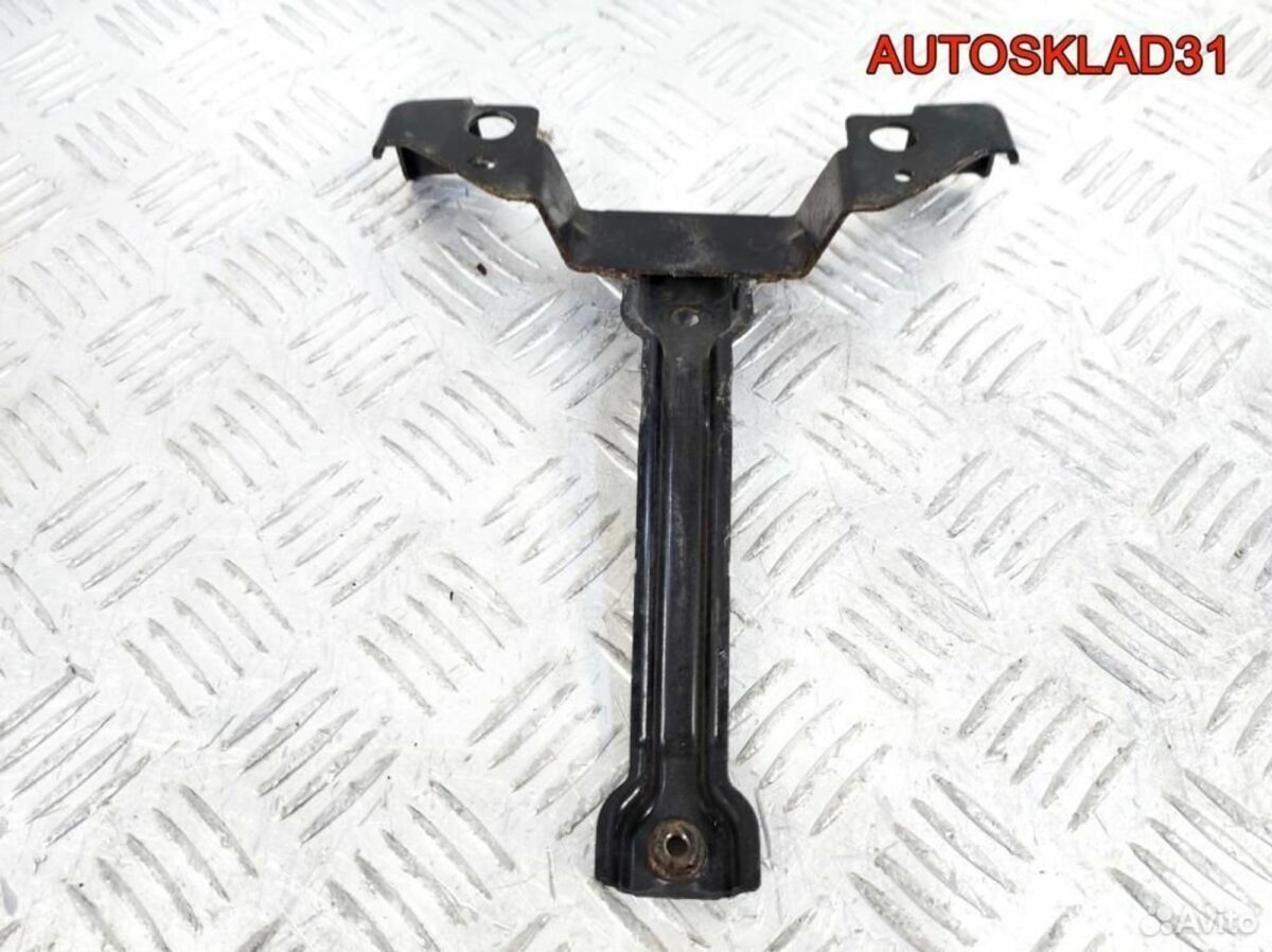 Кронштейн замка капота Ford Fiesta 8v51a16c750ab - АвтоСклад31.рф - авторазборка контрактные б/у запчасти в г. Белгород