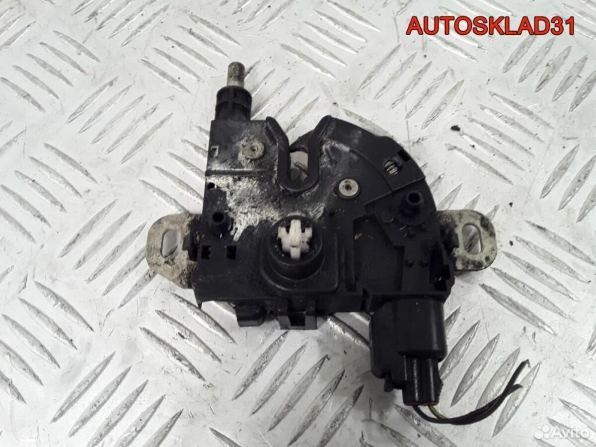 Замок капота Ford Focus 2 3M5116700AC - АвтоСклад31.рф - авторазборка контрактные б/у запчасти в г. Белгород
