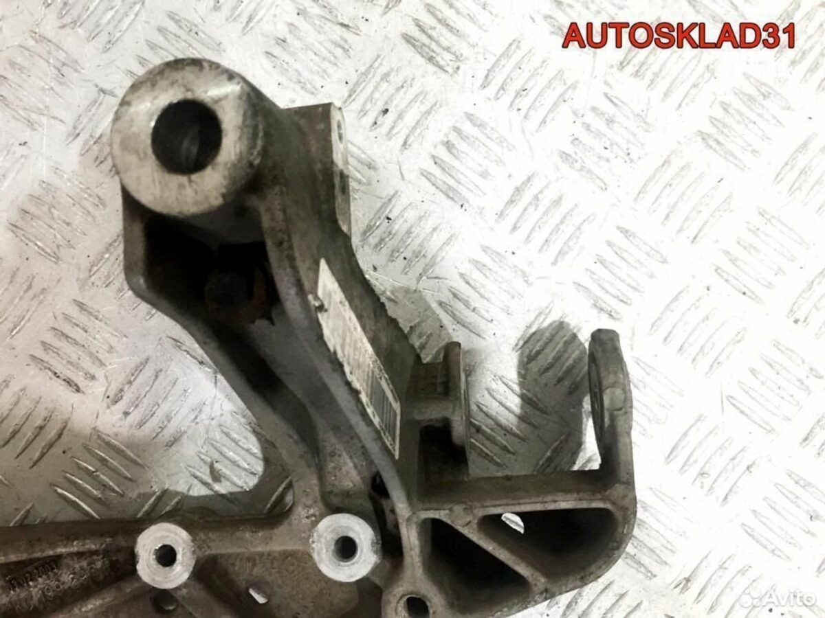 Кронштейн переднего рычага VW Golf 5 1K0199295F - АвтоСклад31.рф - авторазборка контрактные б/у запчасти в г. Белгород