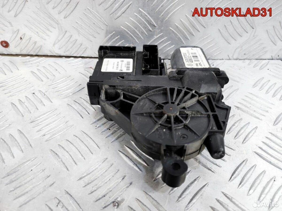 Моторчик стеклоподъемника VW Golf 5 1K959701E - АвтоСклад31.рф - авторазборка контрактные б/у запчасти в г. Белгород