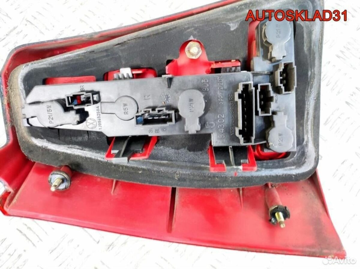 Фонарь задний правый Volkswagen Golf 4 1J9945075P - АвтоСклад31.рф - авторазборка контрактные б/у запчасти в г. Белгород