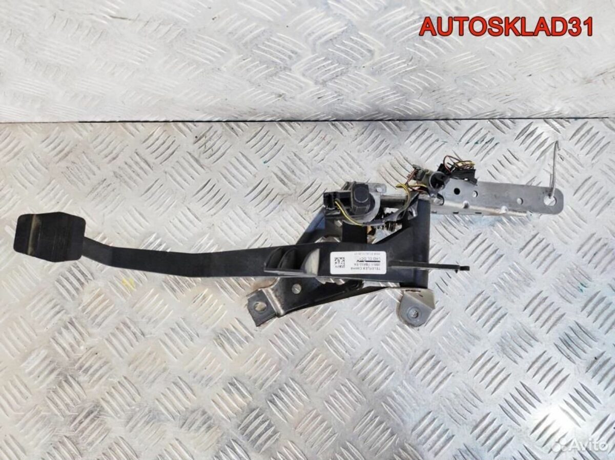 Педаль сцепления Ford C-MAX 3M517B633EK - АвтоСклад31.рф - авторазборка контрактные б/у запчасти в г. Белгород