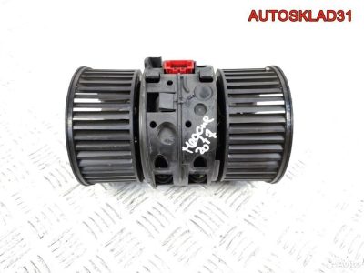 Моторчик отопителя Renault Megane 3 T1009074B - АвтоСклад31.рф - авторазборка контрактные б/у запчасти в г. Белгород