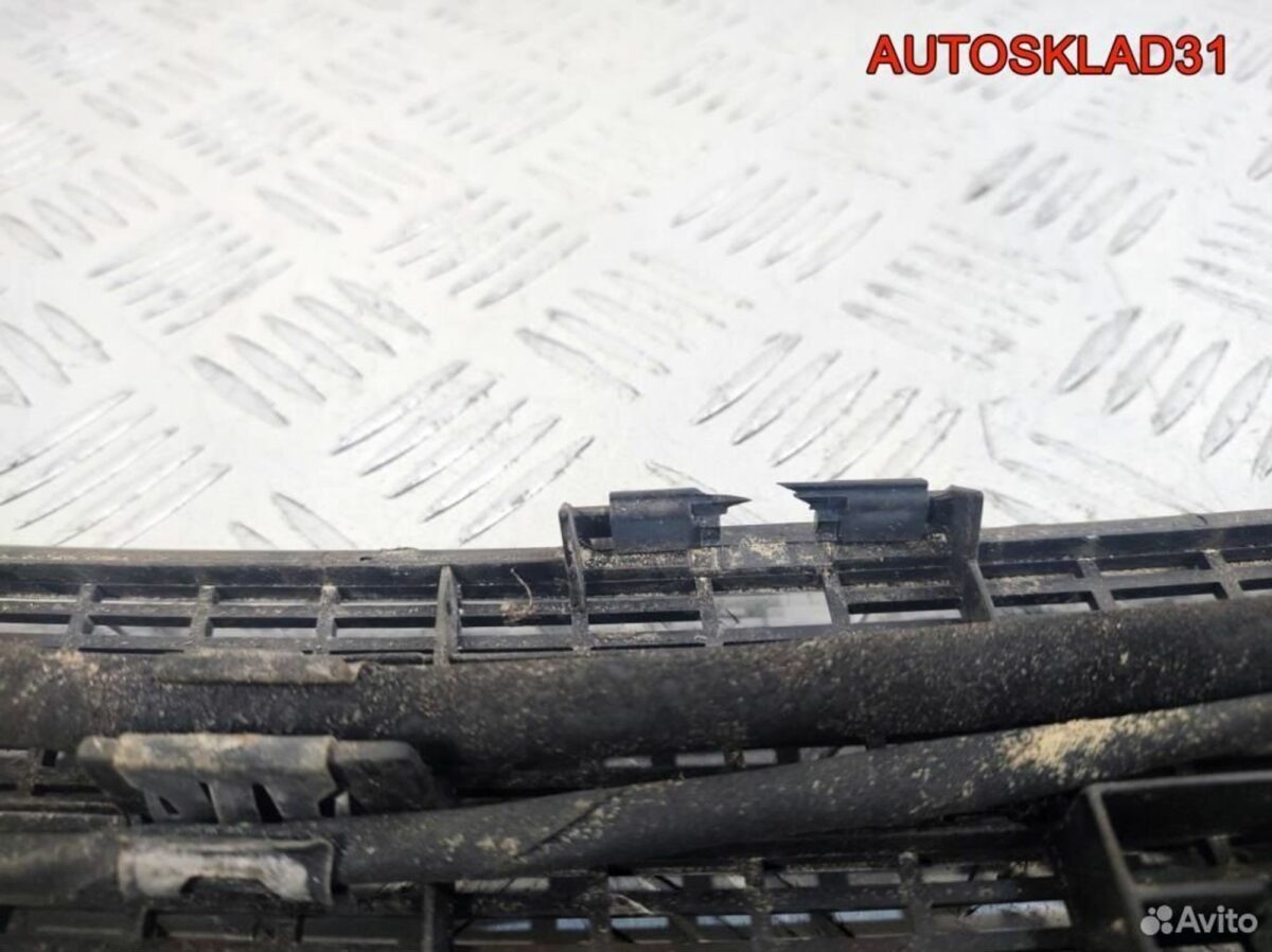 Решетка в капот Mercedes Benz W203 A2038801905 - АвтоСклад31.рф - авторазборка контрактные б/у запчасти в г. Белгород