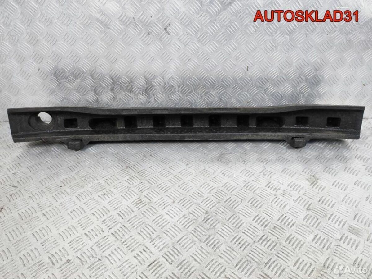 Наполнитель переднего бампера VW Touran 1T0807248F - АвтоСклад31.рф - авторазборка контрактные б/у запчасти в г. Белгород