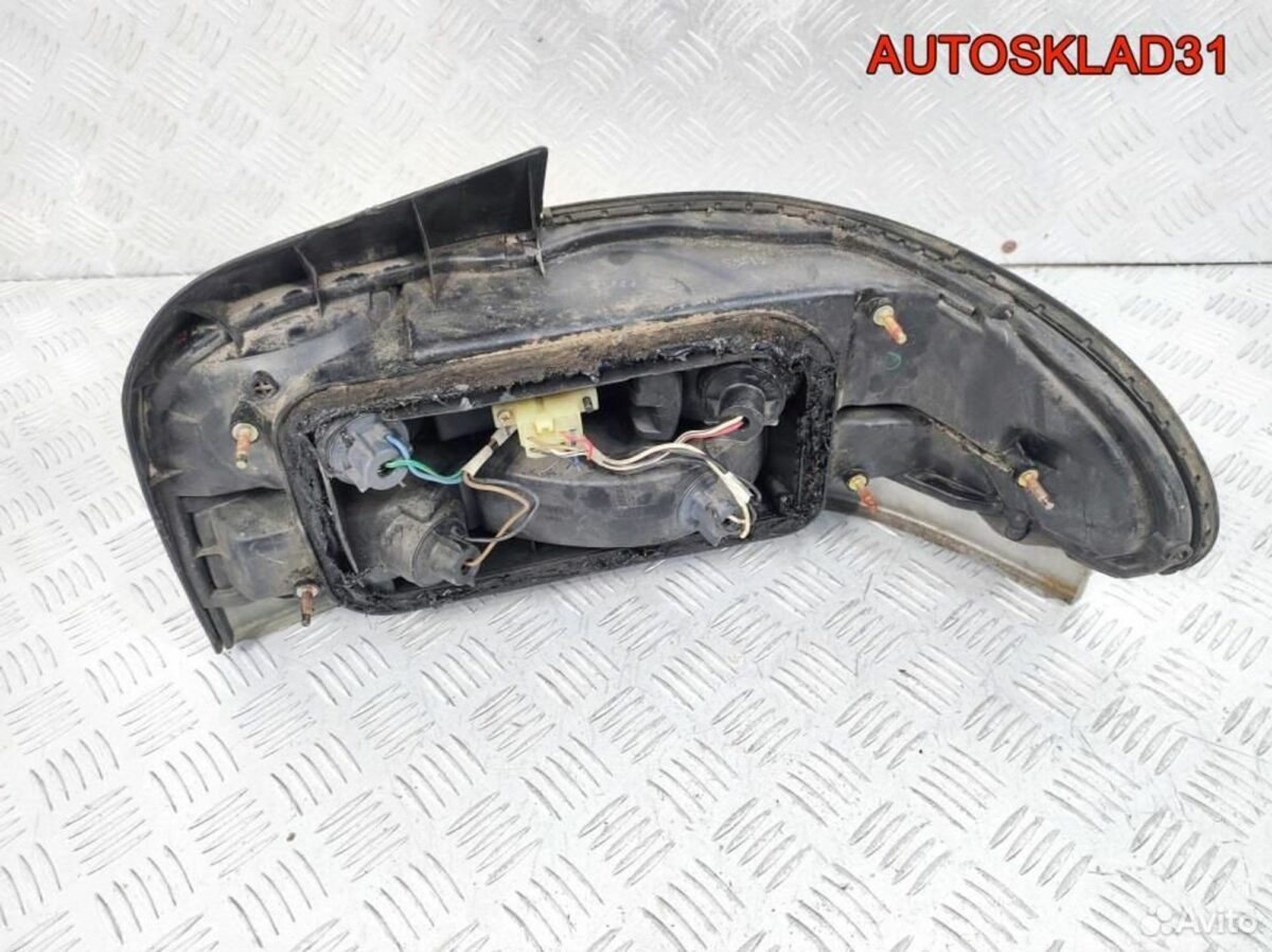 Фонарь задний наружный левый Subaru Impreza G10 - АвтоСклад31.рф - авторазборка контрактные б/у запчасти в г. Белгород