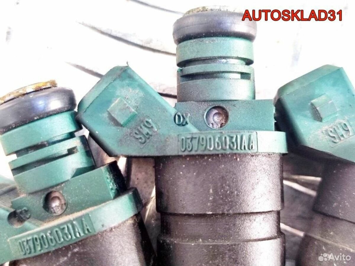 Форсунка топливная VW Golf 4 1,6 AKL 037906031AA - АвтоСклад31.рф - авторазборка контрактные б/у запчасти в г. Белгород