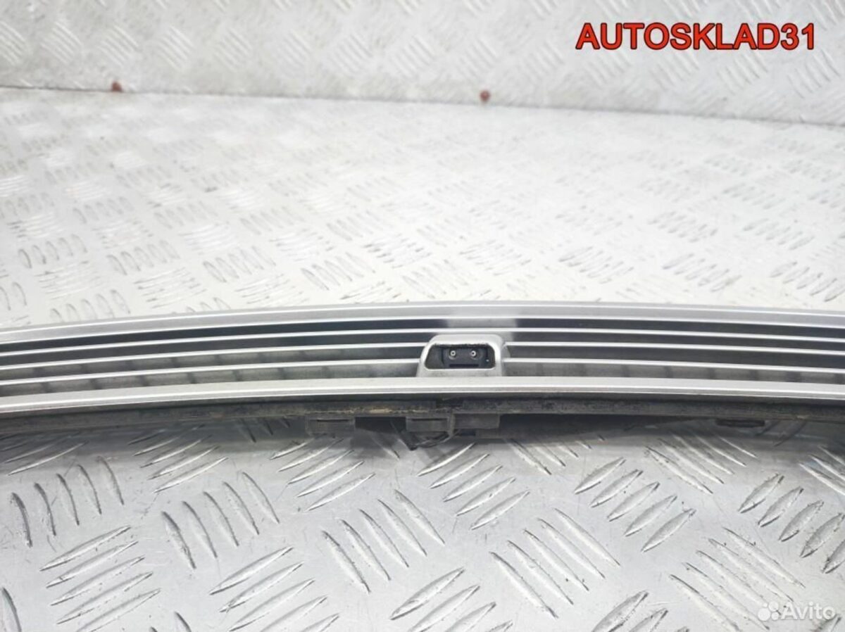 Решетка в капот Mercedes Benz W203 A2038801905 - АвтоСклад31.рф - авторазборка контрактные б/у запчасти в г. Белгород