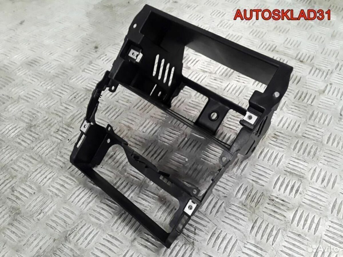 Рамка магнитолы Ford S-MAX 6m2118a998ab - АвтоСклад31.рф - авторазборка контрактные б/у запчасти в г. Белгород