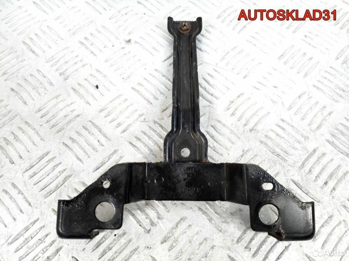 Кронштейн замка капота Ford Fiesta 8v51a16c750ab - АвтоСклад31.рф - авторазборка контрактные б/у запчасти в г. Белгород
