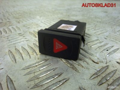 Кнопка аварийной сигнализации Passat B5 3B0953235C - АвтоСклад31.рф - авторазборка контрактные б/у запчасти в г. Белгород