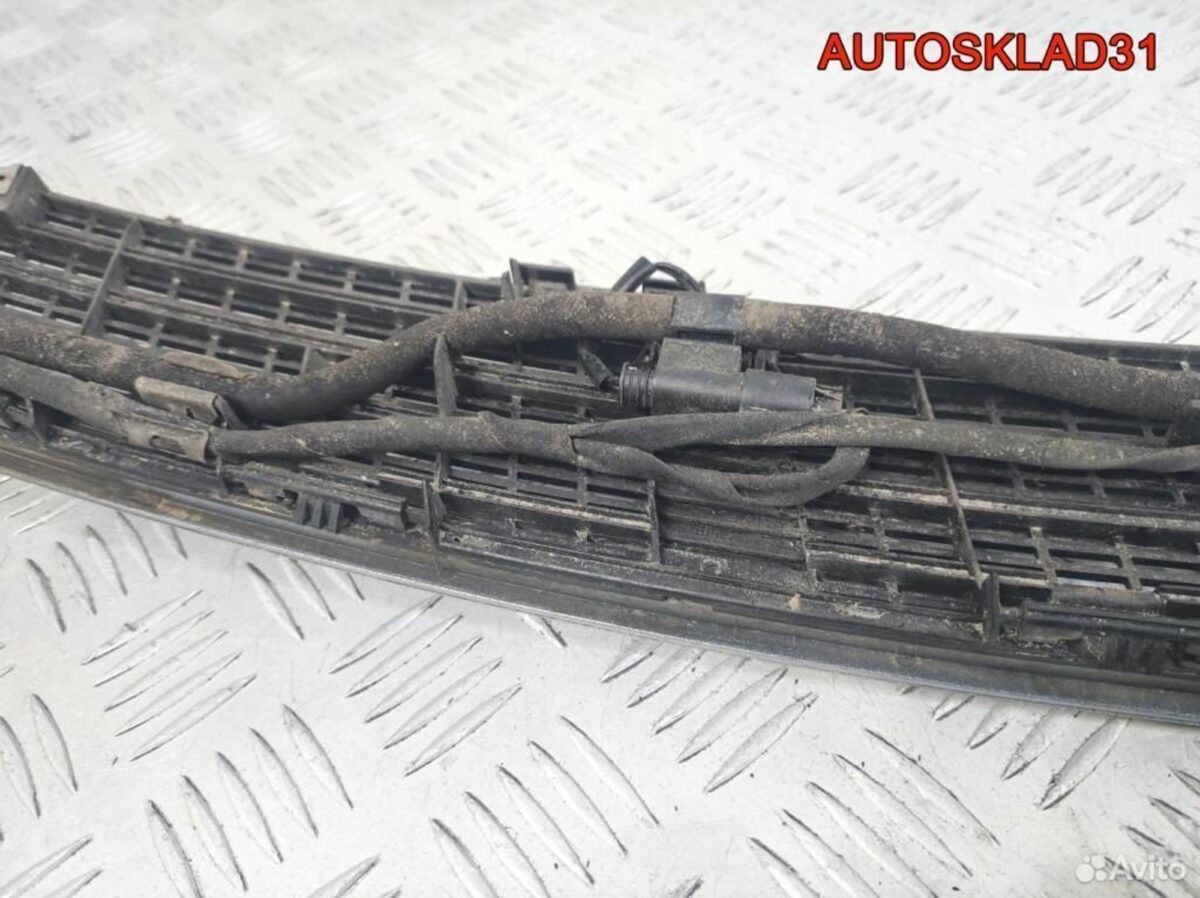 Решетка в капот Mercedes Benz W203 A2038801905 - АвтоСклад31.рф - авторазборка контрактные б/у запчасти в г. Белгород