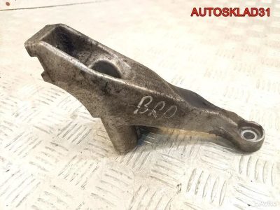 Кронштейн двигателя левый Audi A4 B7 2,0 TDI BRD - АвтоСклад31.рф - авторазборка контрактные б/у запчасти в г. Белгород