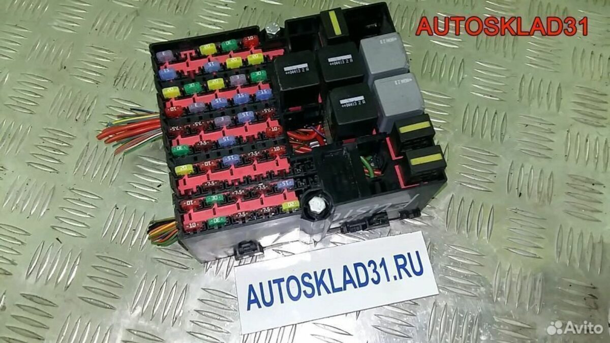Блок предохранителей Ford Fusion 4n1t14401bfe - АвтоСклад31.рф - авторазборка контрактные б/у запчасти в г. Белгород