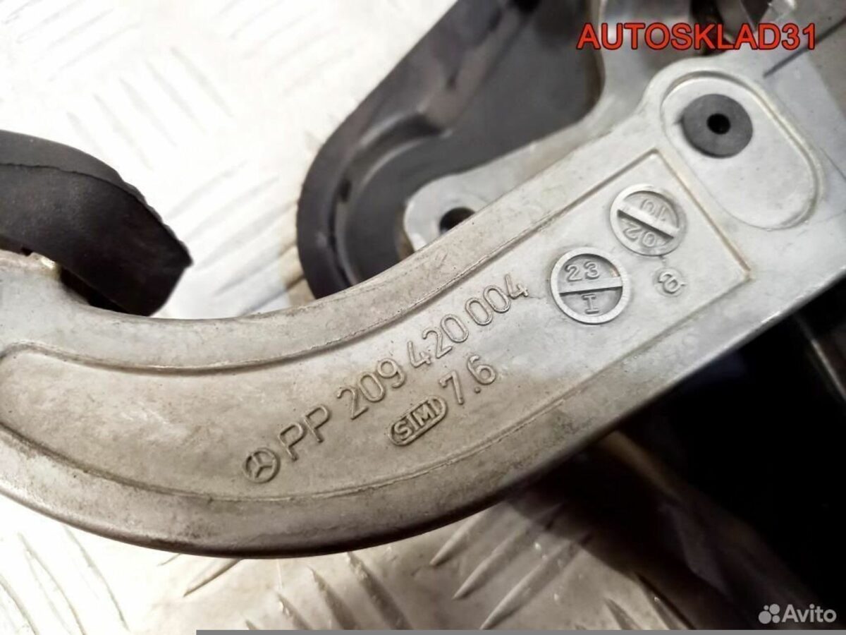 Педаль стояночного тормоза Mercedes W211 209420004 - АвтоСклад31.рф - авторазборка контрактные б/у запчасти в г. Белгород