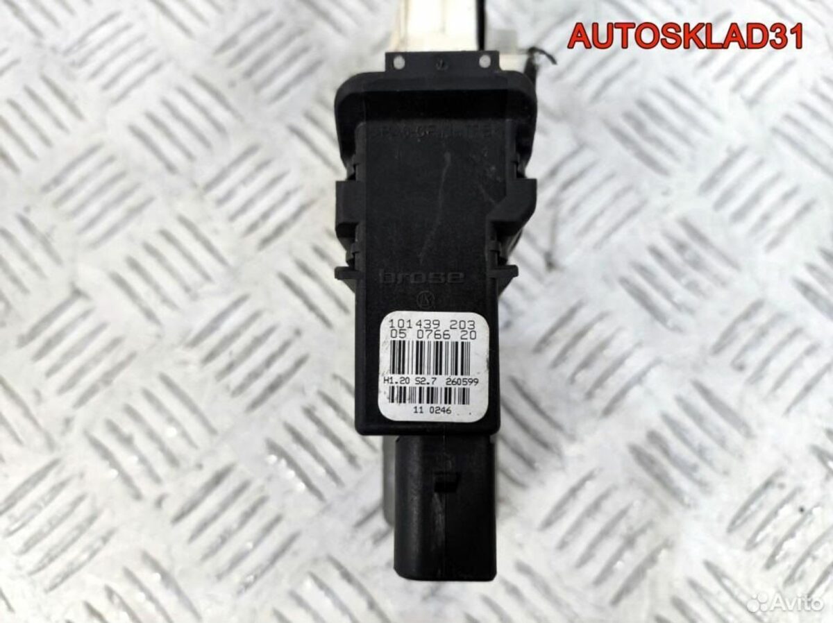 Моторчик стеклоподъемника VW Golf 4 1J4959811C - АвтоСклад31.рф - авторазборка контрактные б/у запчасти в г. Белгород