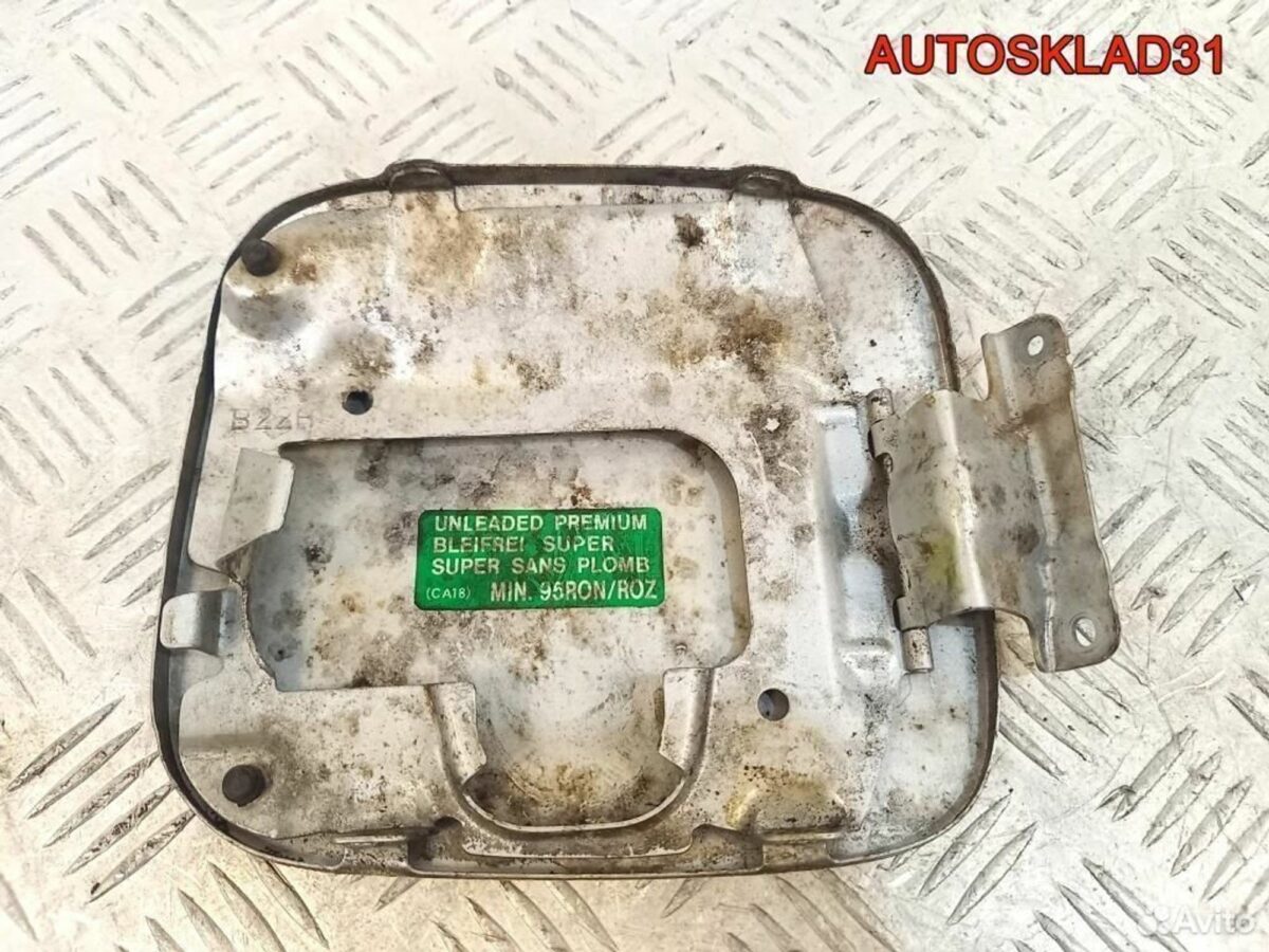 Лючок бензобака Mazda 323 BA B22H42410A Хетчбэк - АвтоСклад31.рф - авторазборка контрактные б/у запчасти в г. Белгород