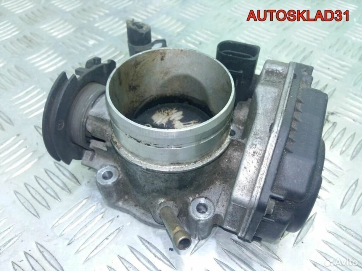 Заслонка дроссельная Volkswagen Golf 4 06A133064J - АвтоСклад31.рф - авторазборка контрактные б/у запчасти в г. Белгород