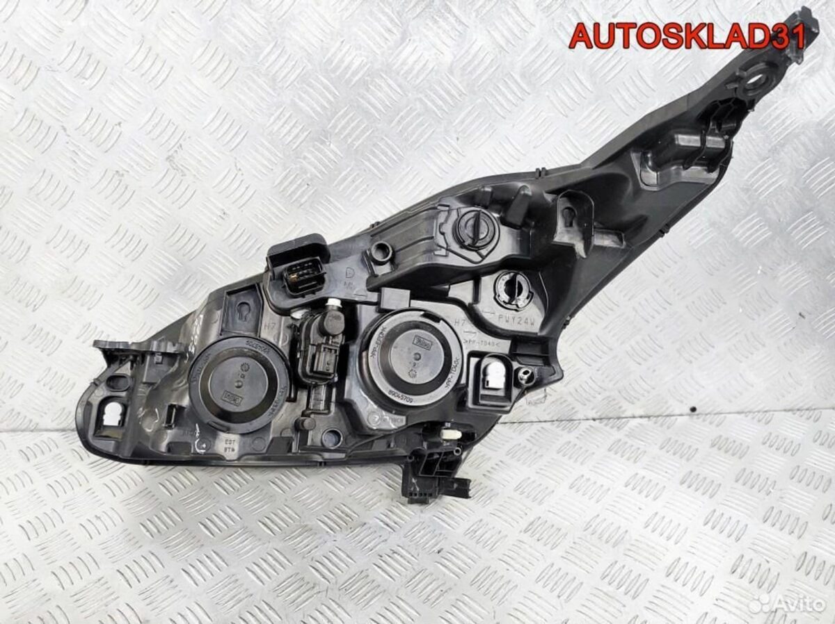 Фара правая левый руль Peugeot 208 9802221280 - АвтоСклад31.рф - авторазборка контрактные б/у запчасти в г. Белгород