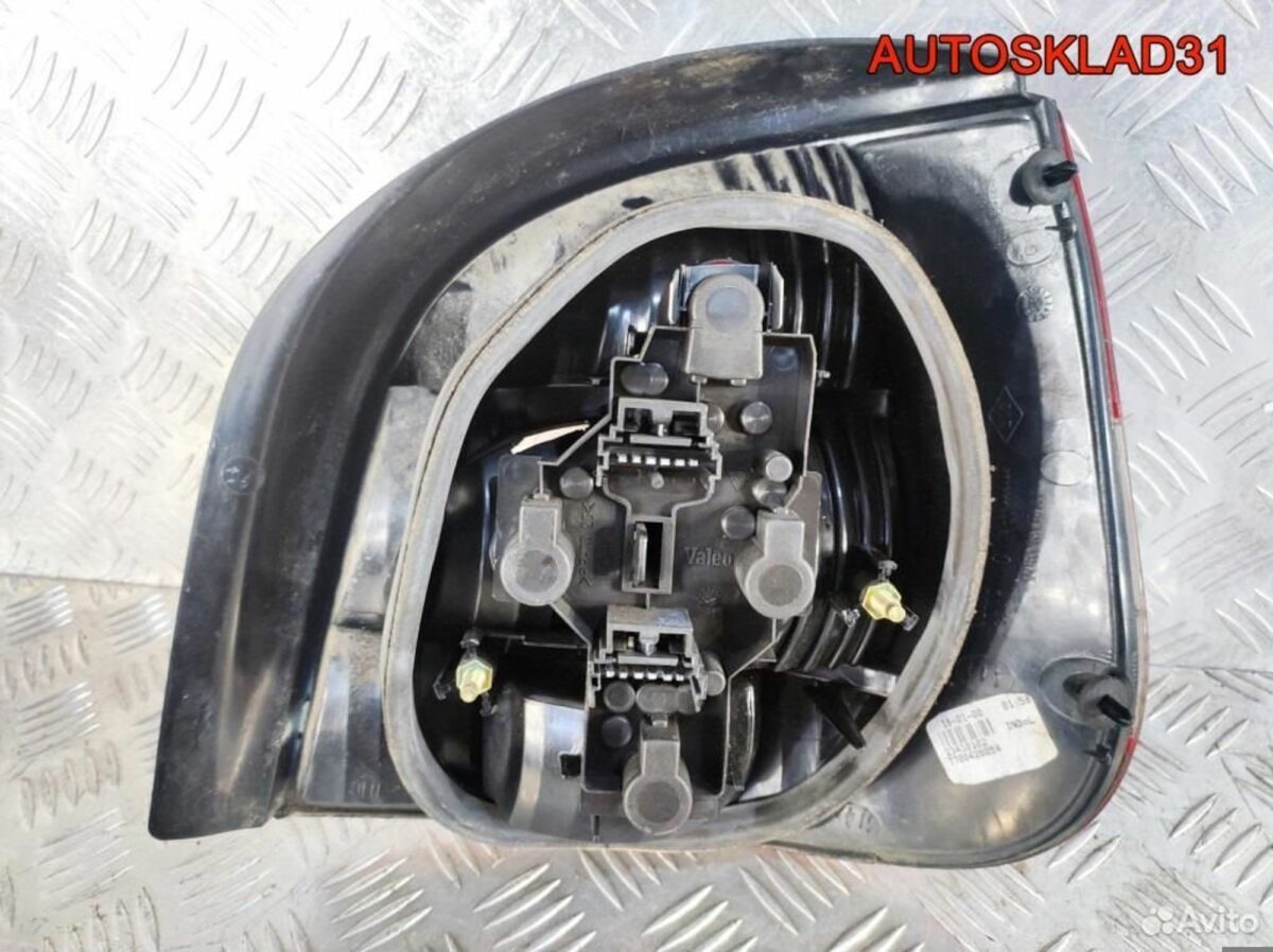 Фонарь задний левый Renault Scenic 7700428054 - АвтоСклад31.рф - авторазборка контрактные б/у запчасти в г. Белгород