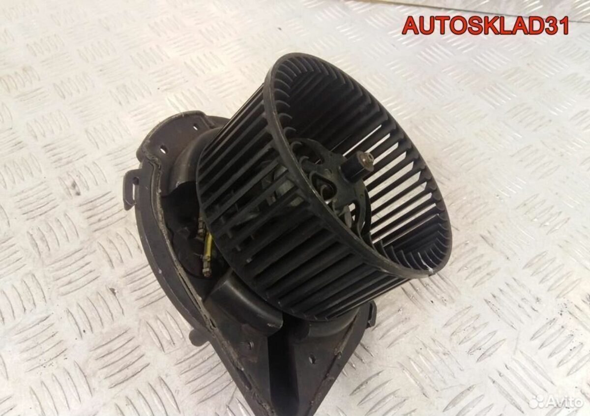 Моторчик печки Audi 80 B4 8A1820021 - АвтоСклад31.рф - авторазборка контрактные б/у запчасти в г. Белгород