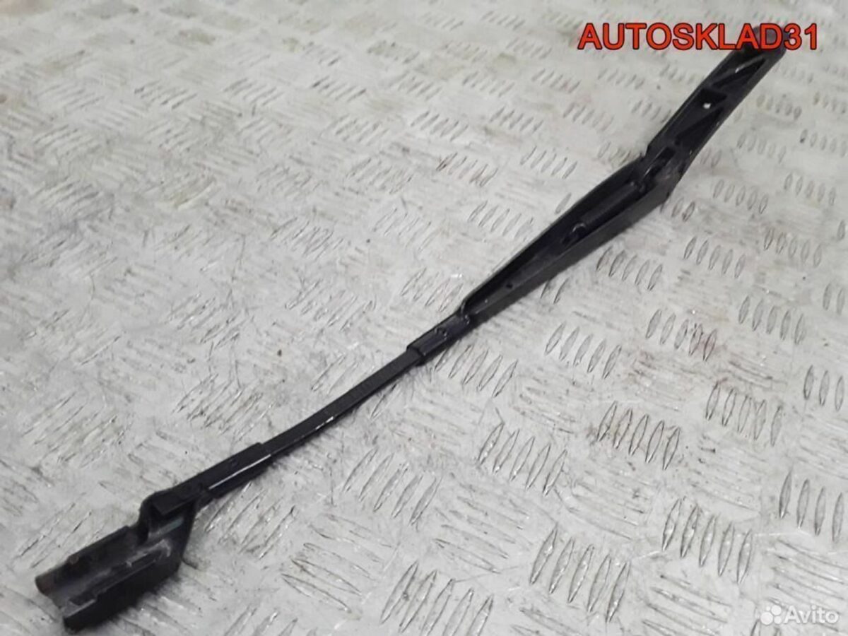 Поводок стеклоочистителя левый VW Golf 5 1Q1955409 - АвтоСклад31.рф - авторазборка контрактные б/у запчасти в г. Белгород