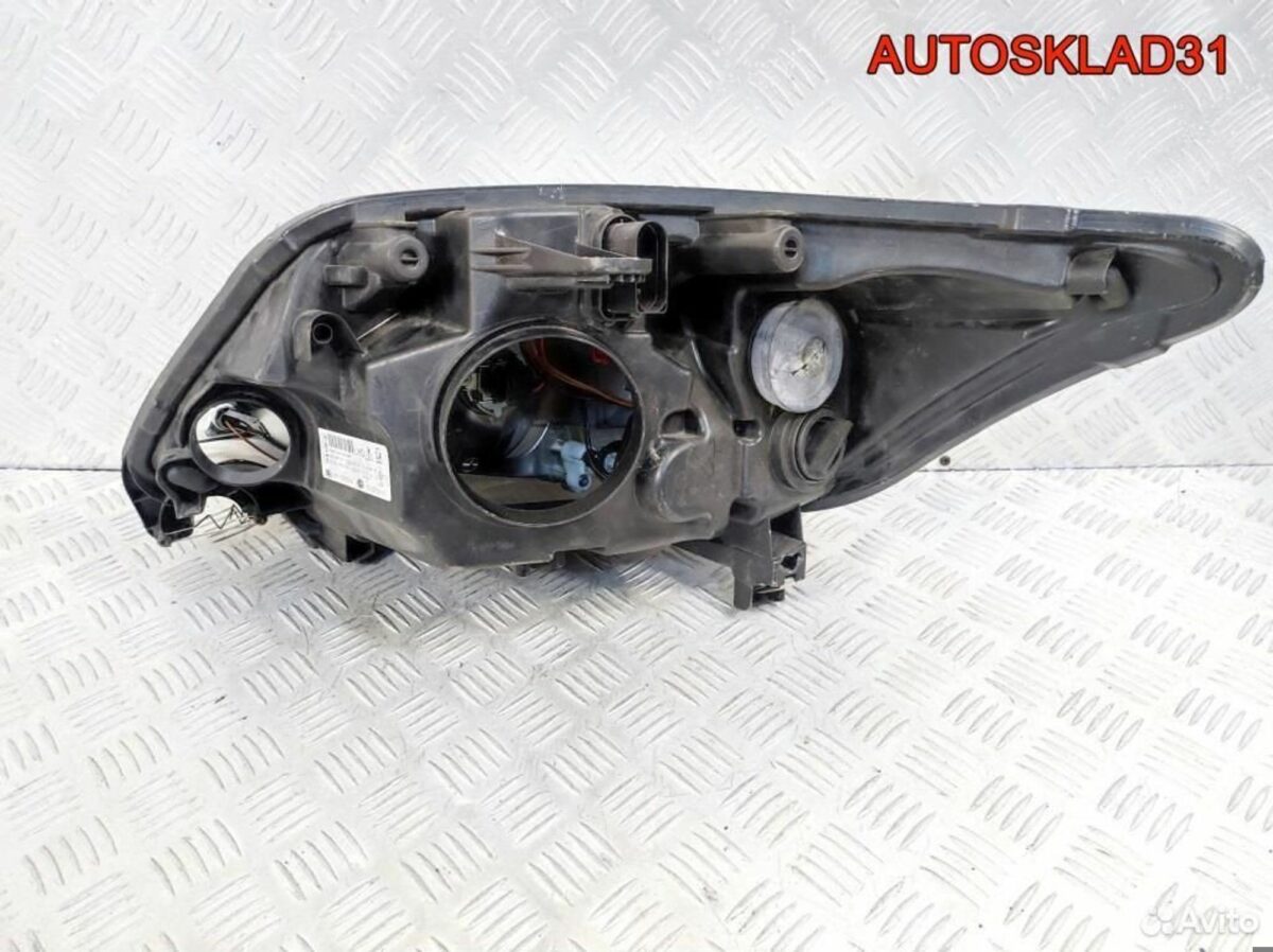 Фара правая Ford Kuga 8V4113W029AG - АвтоСклад31.рф - авторазборка контрактные б/у запчасти в г. Белгород