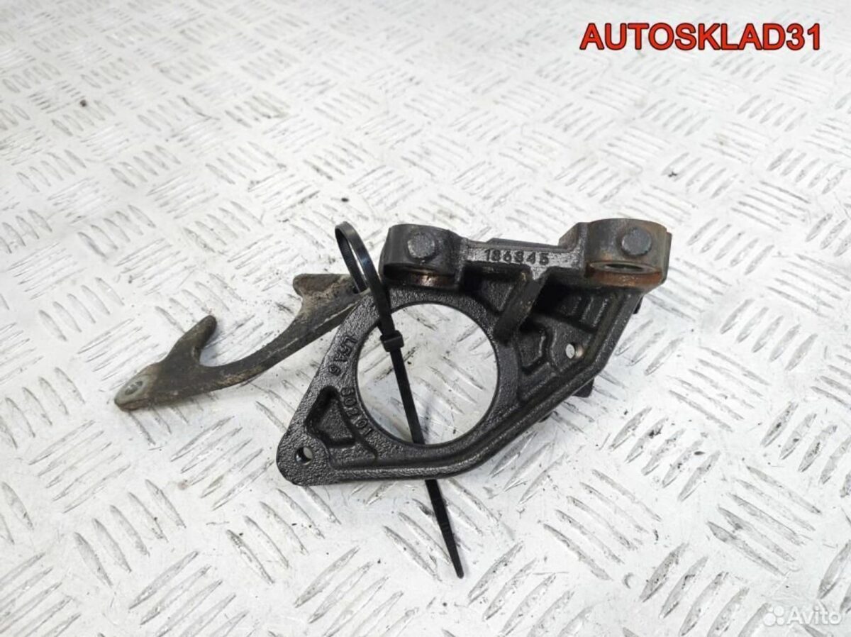 Кронштейн промвала Renault Megane 2 1.9 DCI 186845 - АвтоСклад31.рф - авторазборка контрактные б/у запчасти в г. Белгород