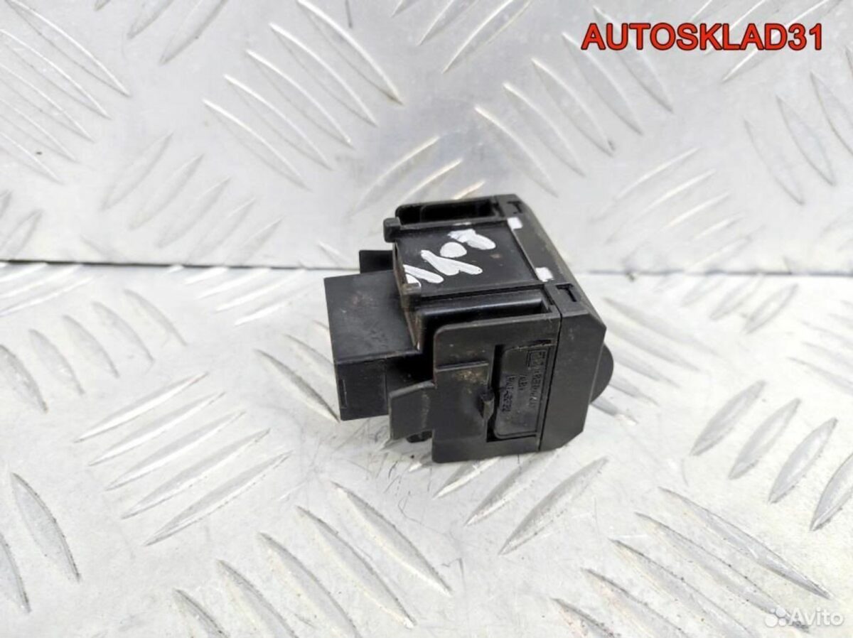 Кнопка корректора фар Skoda Fabia 5J0941333A - АвтоСклад31.рф - авторазборка контрактные б/у запчасти в г. Белгород