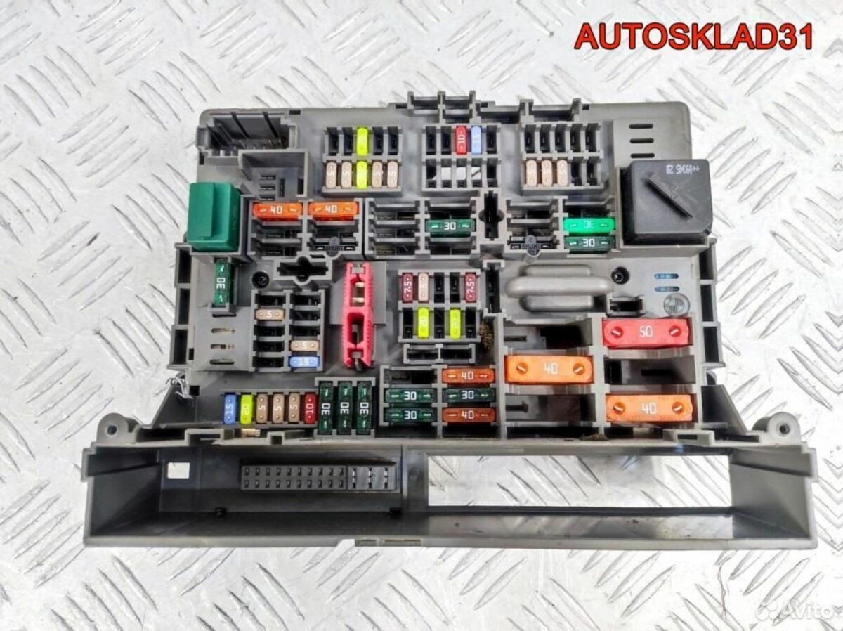 Блок предохранителей салона BMW E90 61149119446 - АвтоСклад31.рф - авторазборка контрактные б/у запчасти в г. Белгород