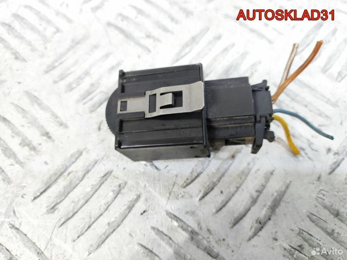 Кнопка корректора фар Skoda Octavia A4 1U0941333C - АвтоСклад31.рф - авторазборка контрактные б/у запчасти в г. Белгород