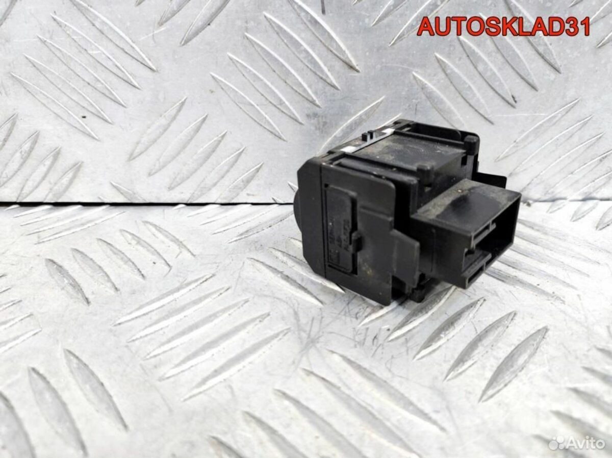 Кнопка корректора фар Skoda Fabia 5J0941333A - АвтоСклад31.рф - авторазборка контрактные б/у запчасти в г. Белгород