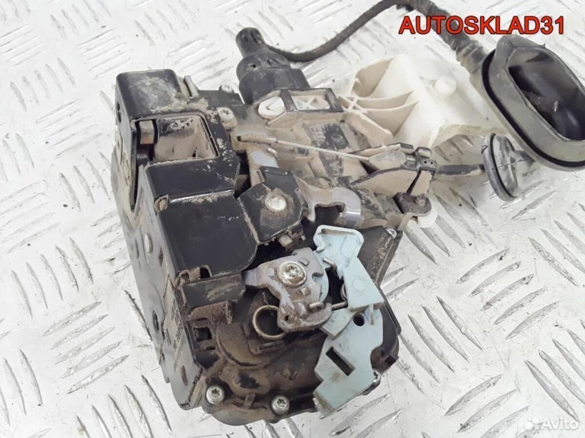 Замок двери передней правой VW Caddy 3 3D1837016AC - АвтоСклад31.рф - авторазборка контрактные б/у запчасти в г. Белгород