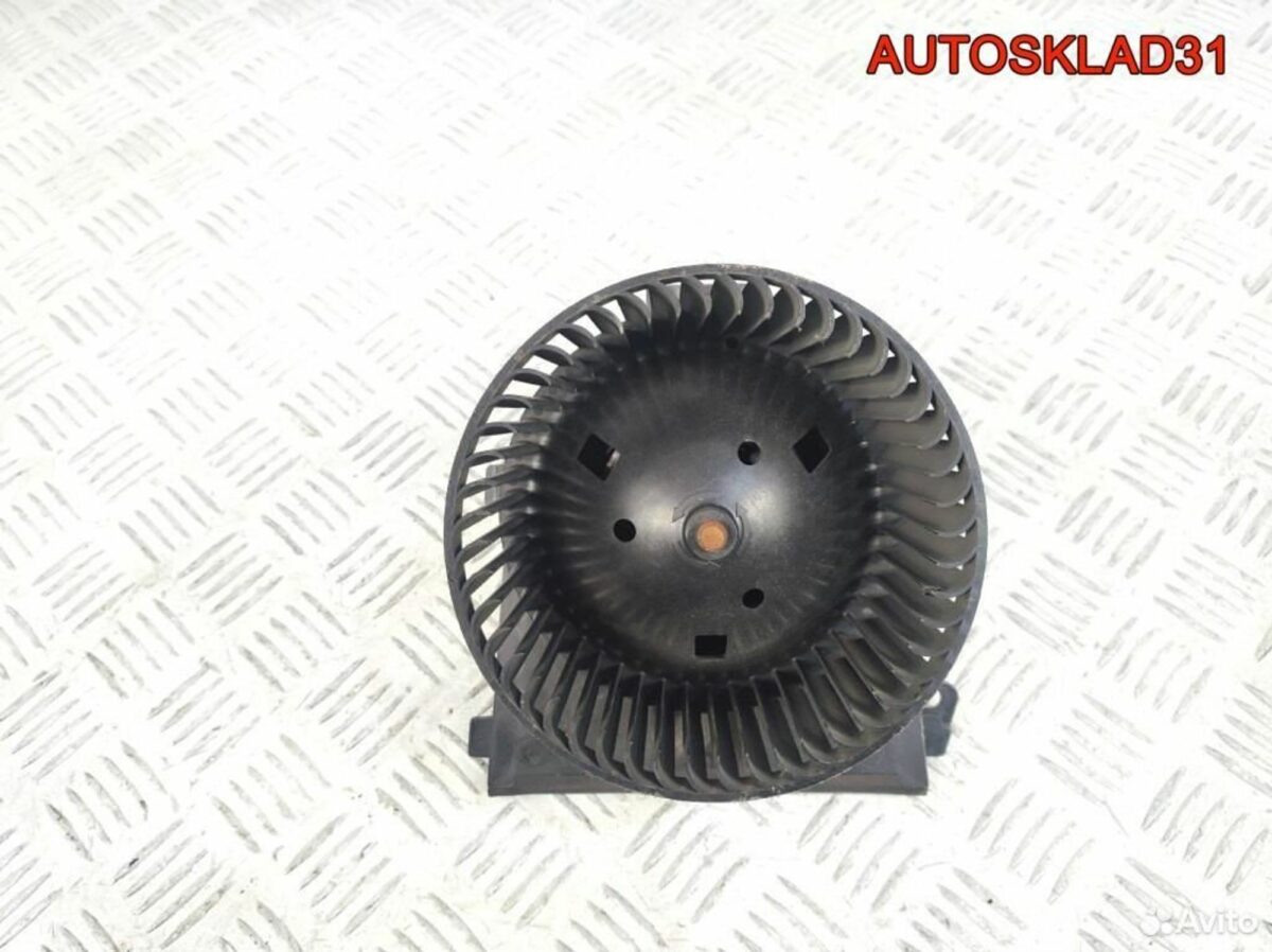 Моторчик отопителя Audi A4 B5 8D1819021B - АвтоСклад31.рф - авторазборка контрактные б/у запчасти в г. Белгород