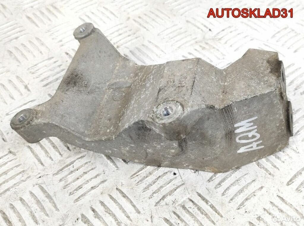 Кронштейн двигателя VW Golf 4 1.9 AQM 038129723E - АвтоСклад31.рф - авторазборка контрактные б/у запчасти в г. Белгород Кронштейн двигателя VW Golf 4 1.9 AQM 038129723E - АвтоСклад31.рф - авторазборка контрактные б/у запчасти в г. Белгород