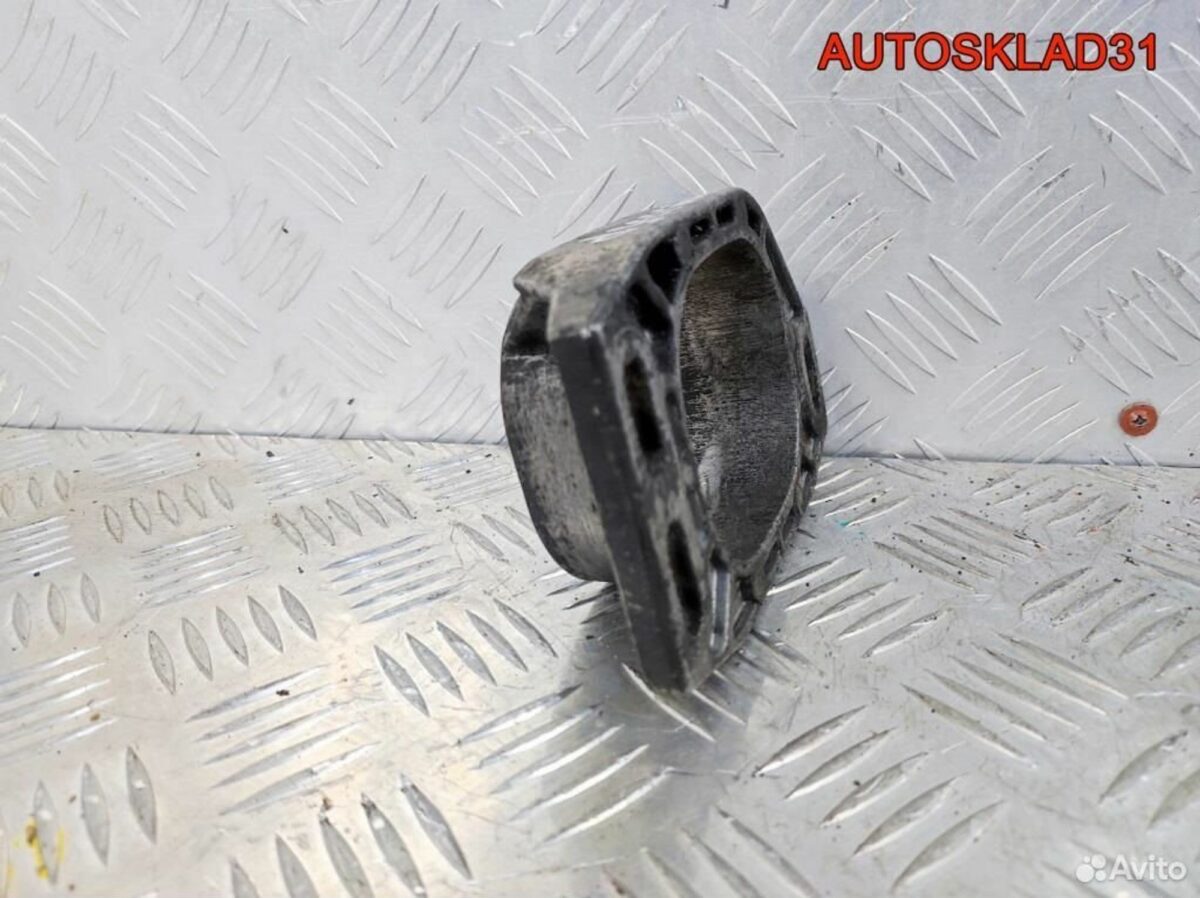 Кронштейн двигателя VW Passat B5 8D0199335P - АвтоСклад31.рф - авторазборка контрактные б/у запчасти в г. Белгород