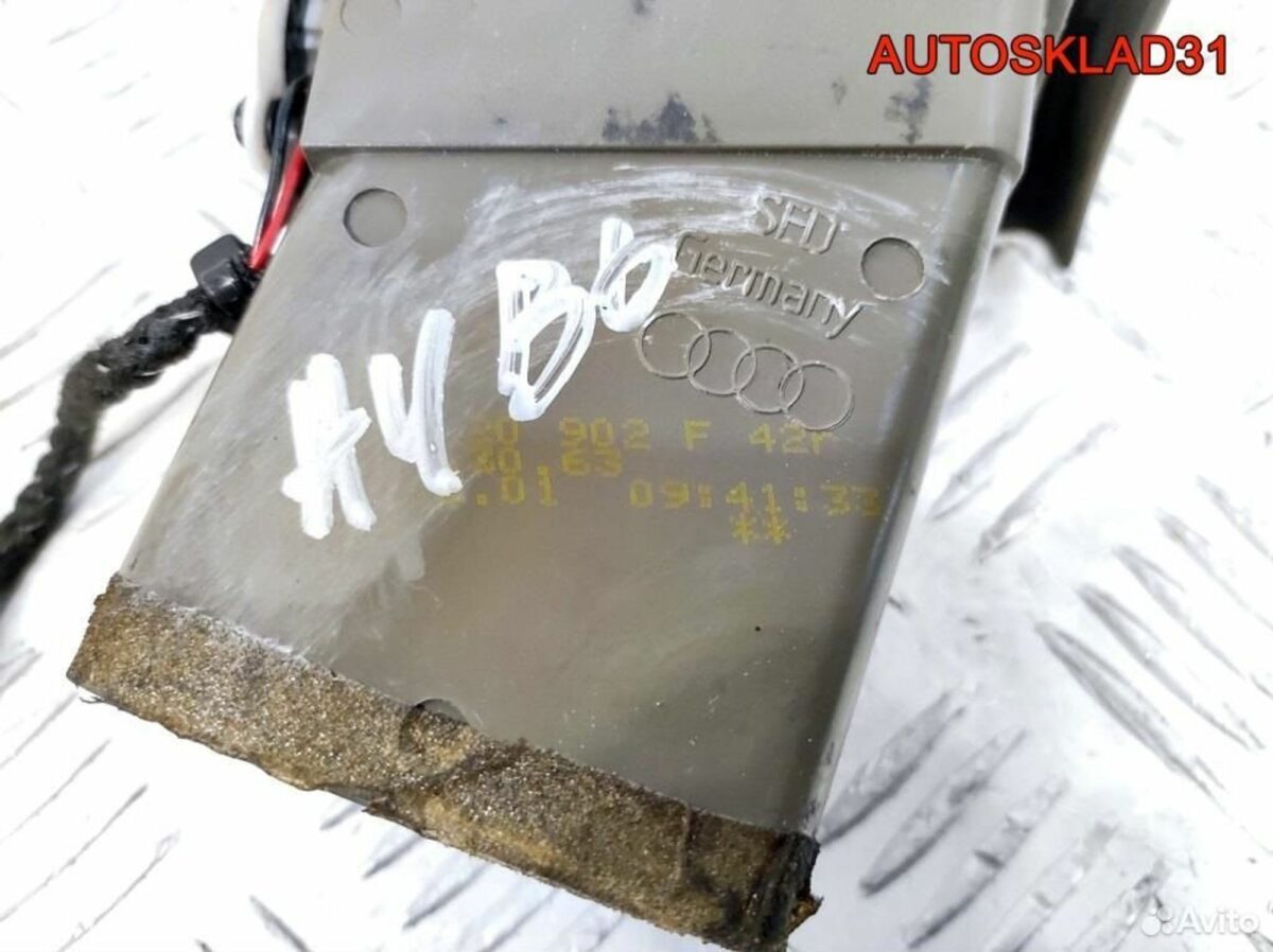 Дефлектор воздушный правый Audi A4 B6 8E0820902F - АвтоСклад31.рф - авторазборка контрактные б/у запчасти в г. Белгород