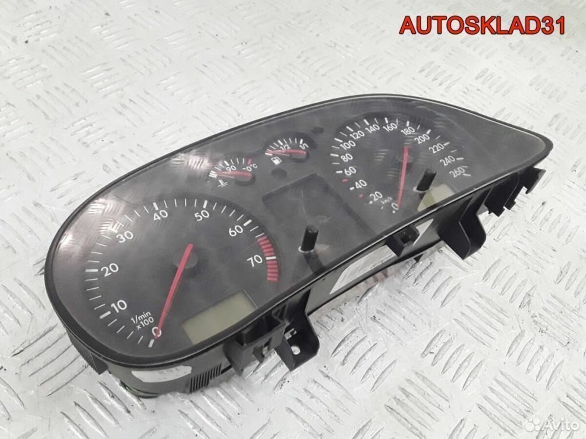 Панель приборов Volkswagen Golf 4 1J0919880B - АвтоСклад31.рф - авторазборка контрактные б/у запчасти в г. Белгород