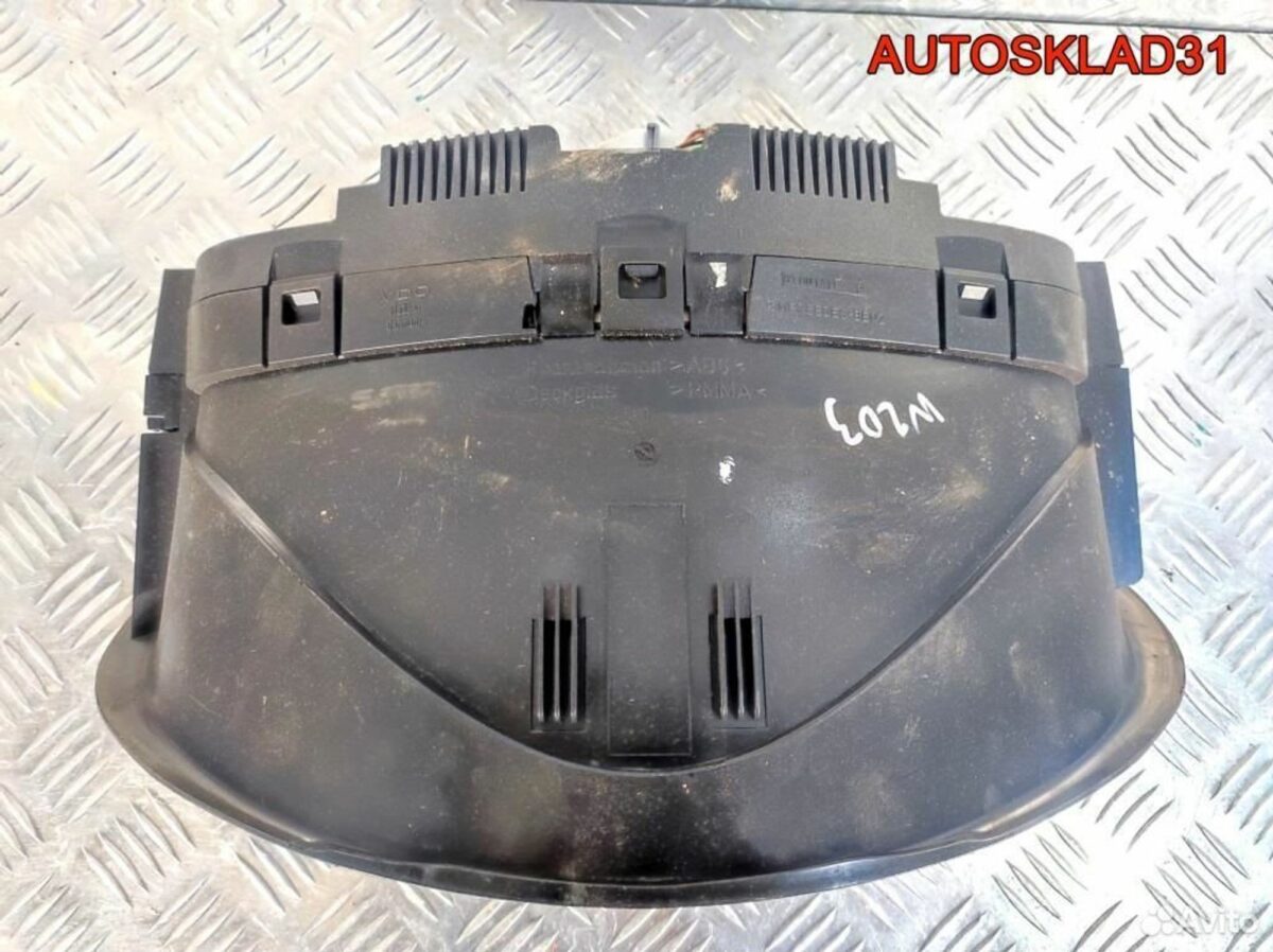 Панель приборов Mercedes Benz W203 A2035401311 - АвтоСклад31.рф - авторазборка контрактные б/у запчасти в г. Белгород
