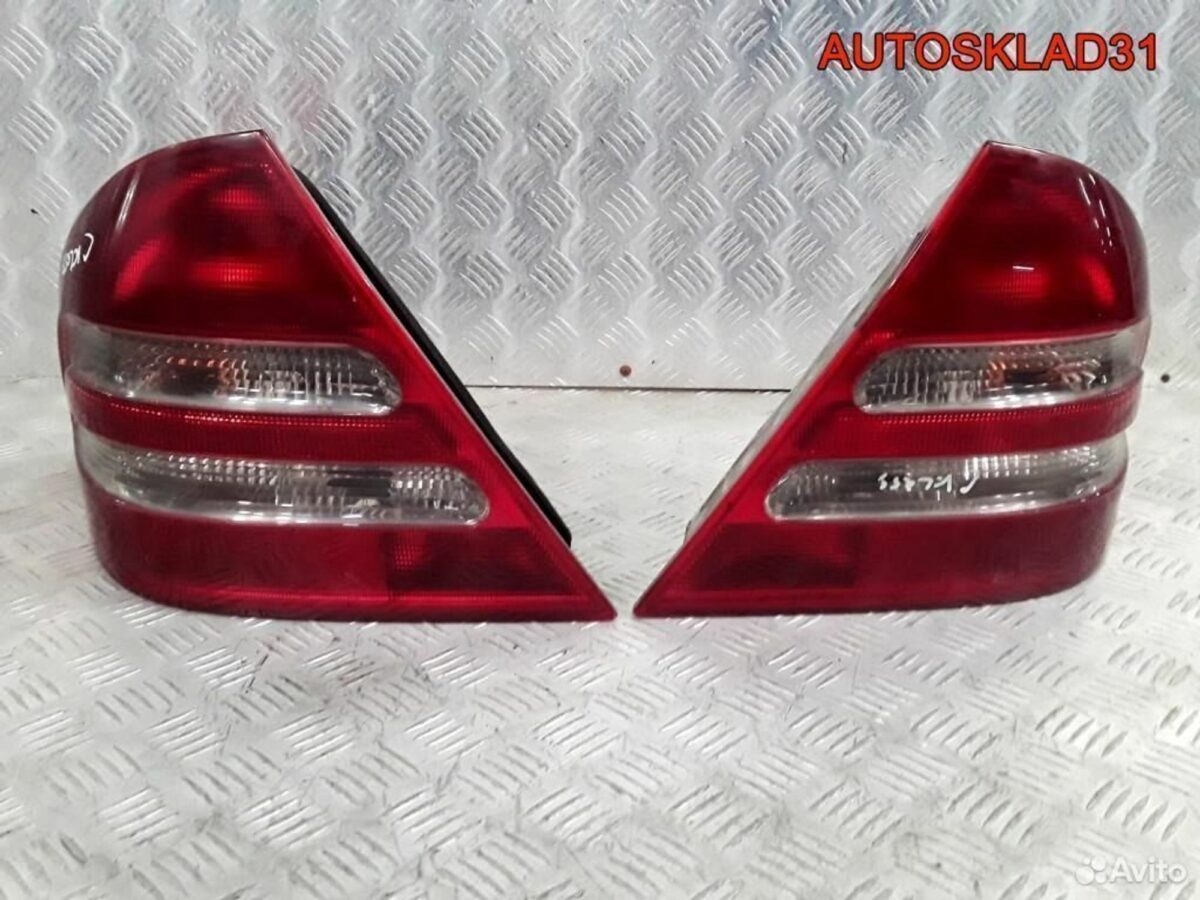 Фонарь задний Mercedes Benz W203 Седан 2038200164 - АвтоСклад31.рф - авторазборка контрактные б/у запчасти в г. Белгород