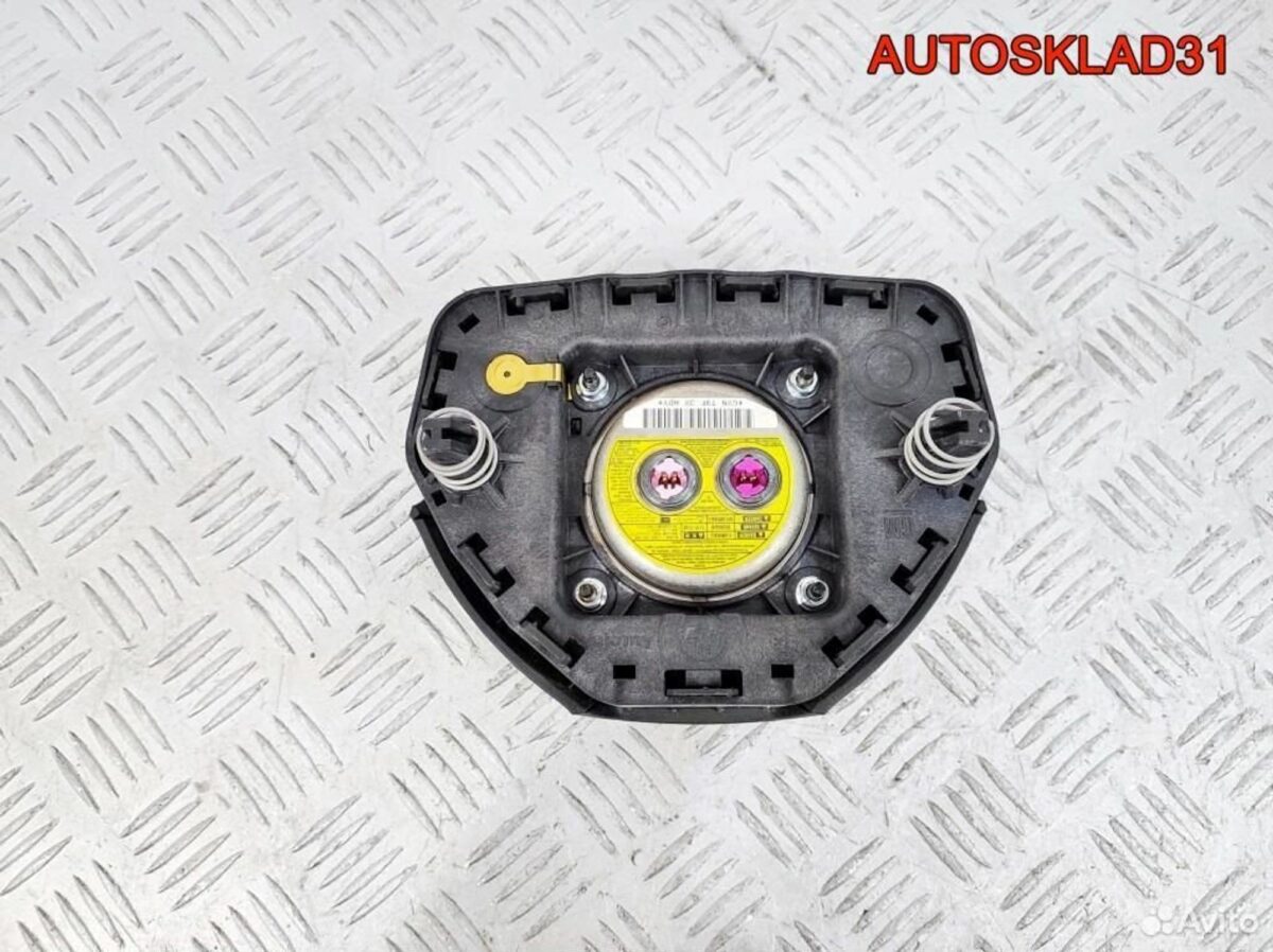 Подушка безопасности в руль Opel Zafira B 13111348 - АвтоСклад31.рф - авторазборка контрактные б/у запчасти в г. Белгород