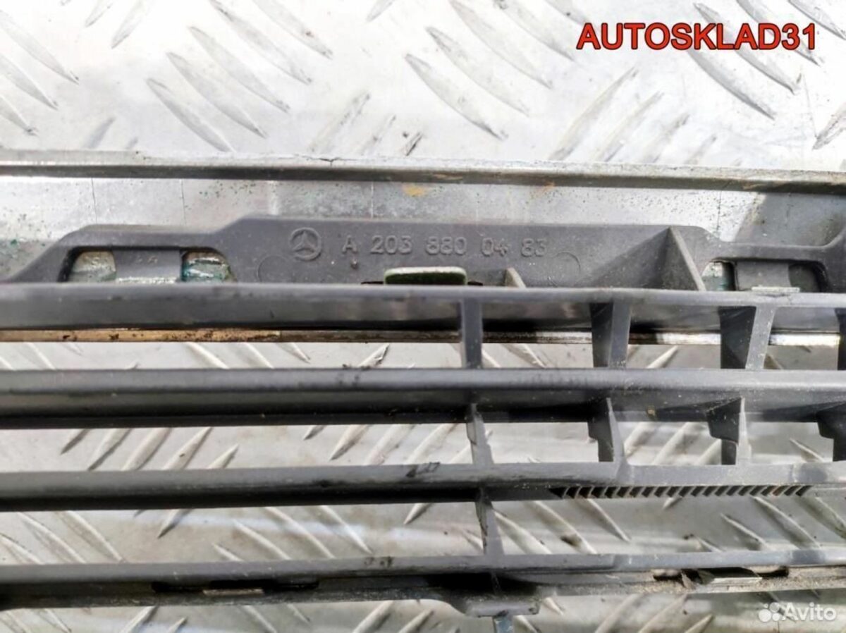 Решетка радиатора Mercedes W203 A2038800483 - АвтоСклад31.рф - авторазборка контрактные б/у запчасти в г. Белгород