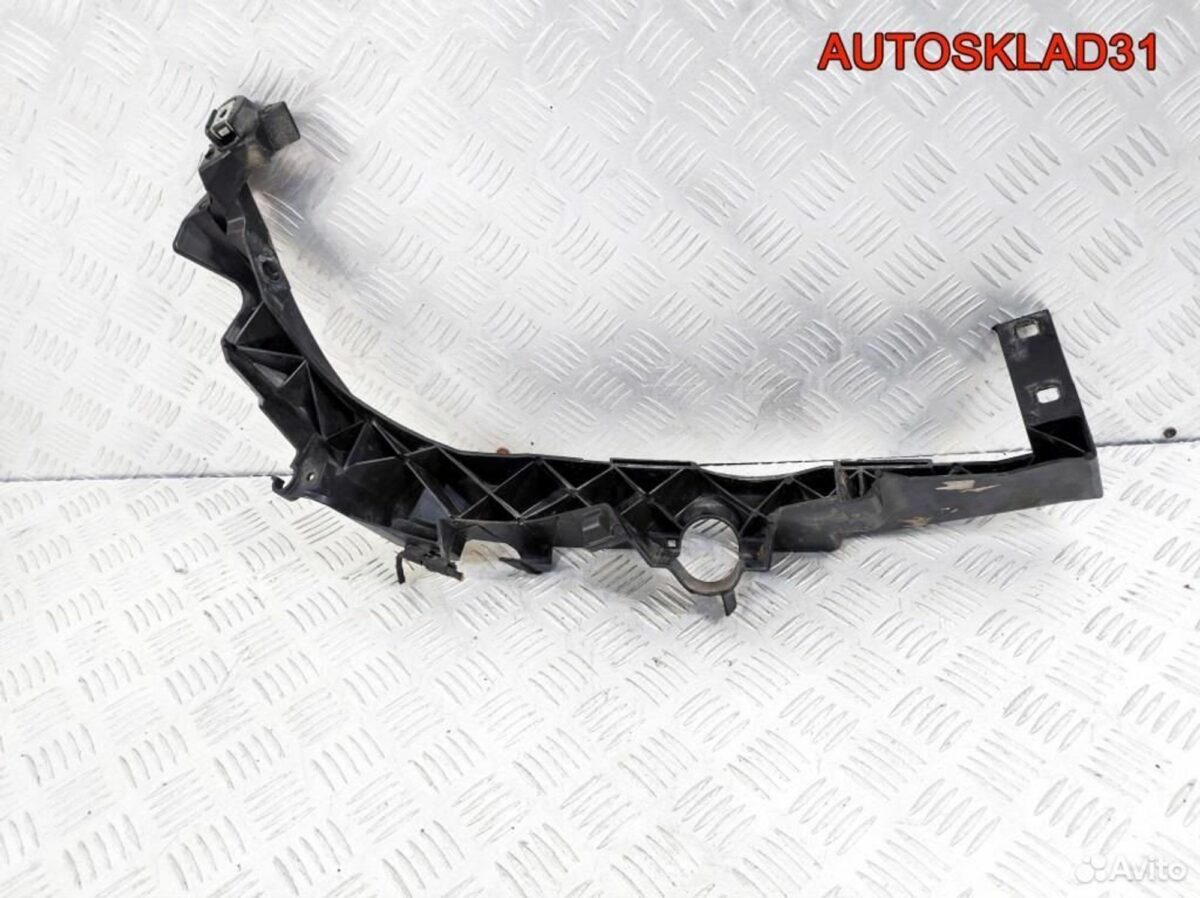 Кронштейн фар левый BMW E90 51647138401 - АвтоСклад31.рф - авторазборка контрактные б/у запчасти в г. Белгород