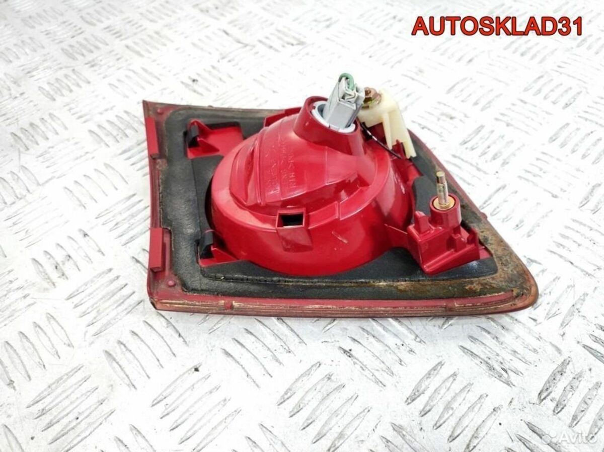 Фонарь задний внутренний правый Mazda 3 BK P2775R - АвтоСклад31.рф - авторазборка контрактные б/у запчасти в г. Белгород