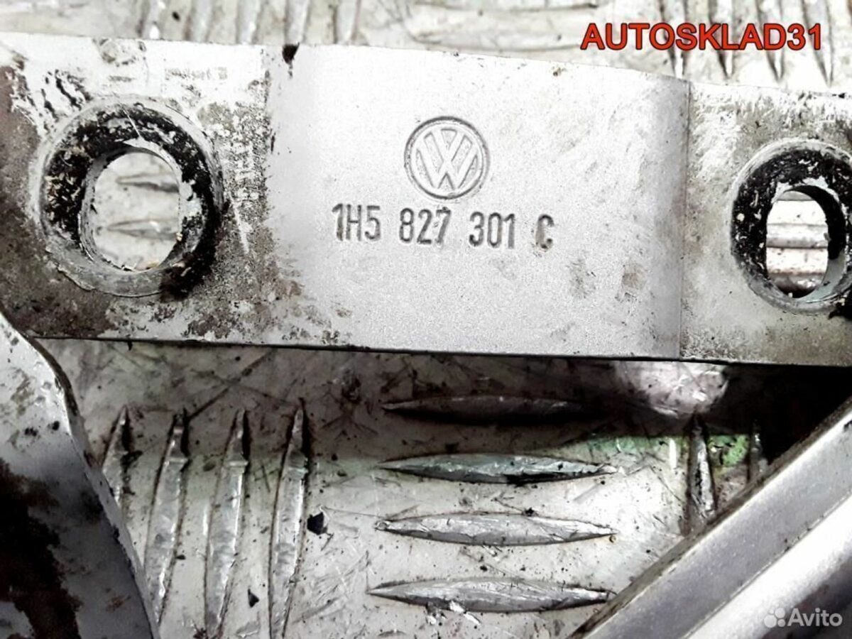 Петля крышки багажника левая VW Golf 3 1H5827301C - АвтоСклад31.рф - авторазборка контрактные б/у запчасти в г. Белгород
