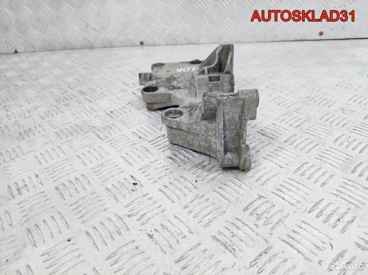 Кронштейн генератора VW Golf 5 2.0 BDK 03G903143A - АвтоСклад31.рф - авторазборка контрактные б/у запчасти в г. Белгород