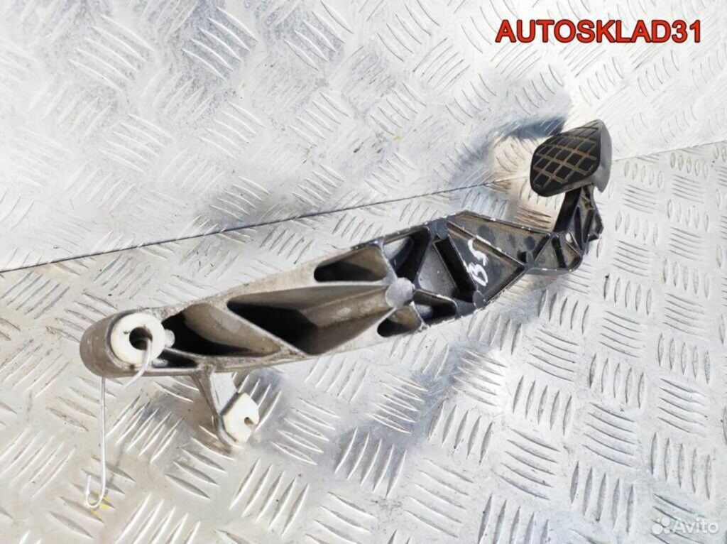 Педаль сцепления Audi A4 B5 8D1721316D - АвтоСклад31.рф - авторазборка контрактные б/у запчасти в г. Белгород Педаль сцепления Audi A4 B5 8D1721316D - АвтоСклад31.рф - авторазборка контрактные б/у запчасти в г. Белгород